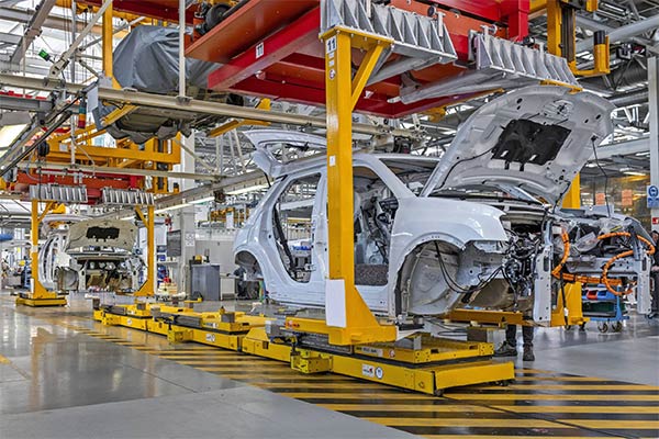 automotive engine assembly line