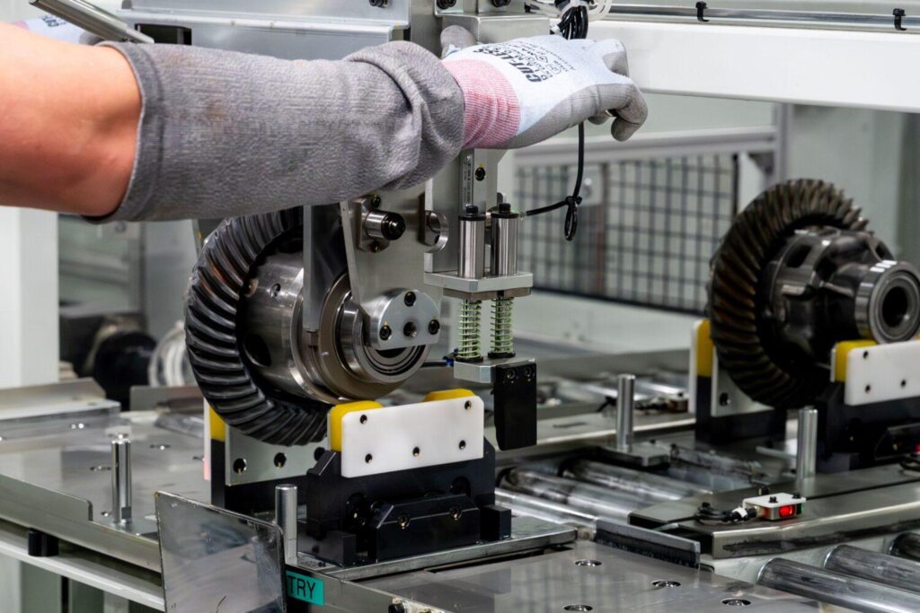 Final Drive Assembly Line